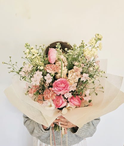 The Elle - Shades of pink and apricot