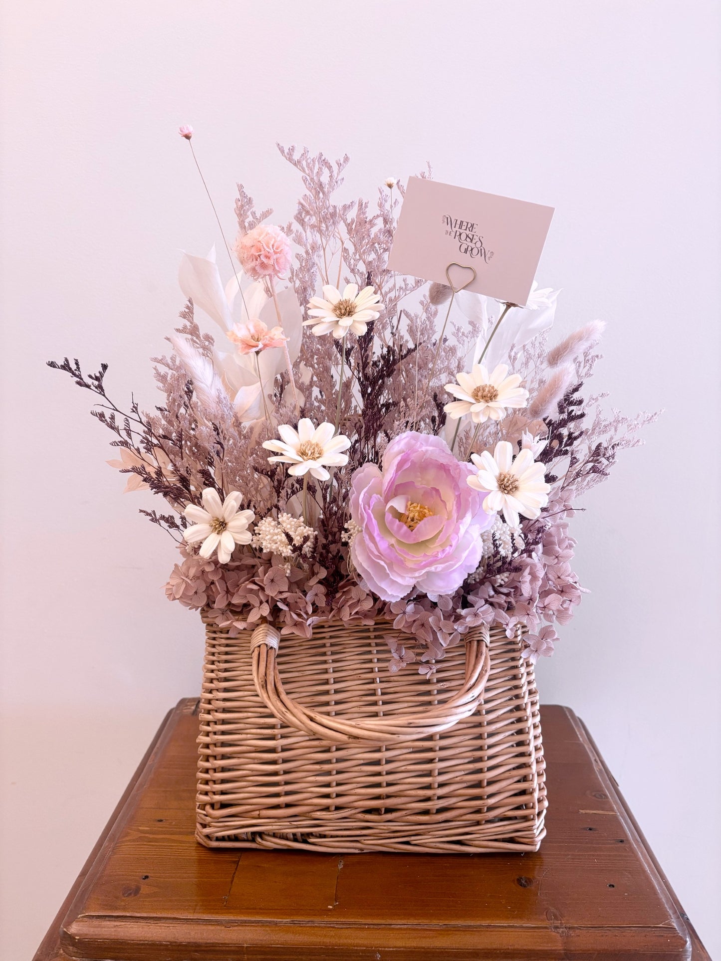 Everlasting Basket Totes – Dried Flower Arrangement