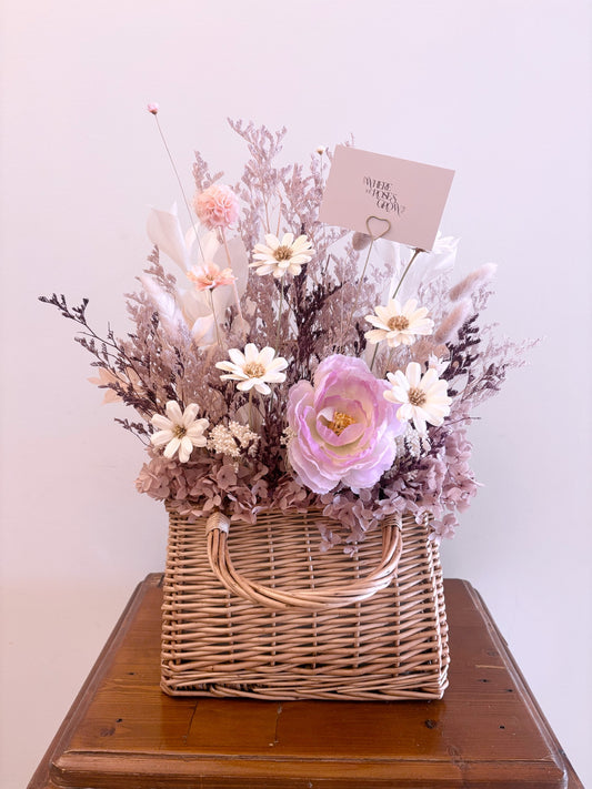 Everlasting Basket Totes – Dried Flower Arrangement